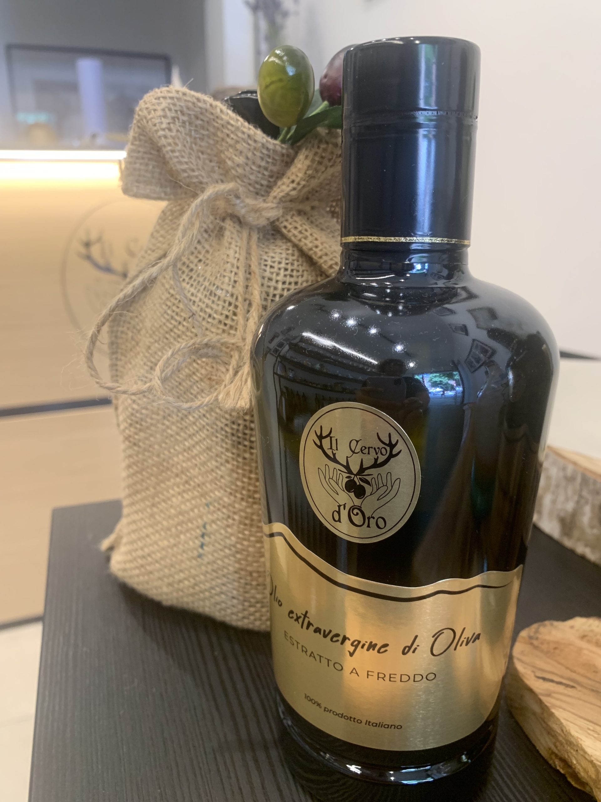 Il Cervo D'Oro Olio Extravergine d’oliva di categoria superiore “Vento Dorato”